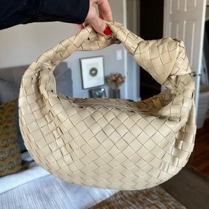 Bottega Veneta Teen Jodie, porridge color, lightly used and dust bag included